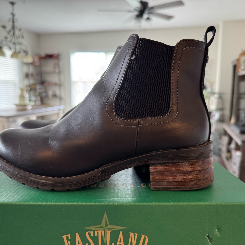 Eastland Women's Black Ankle Booties 7 1/2